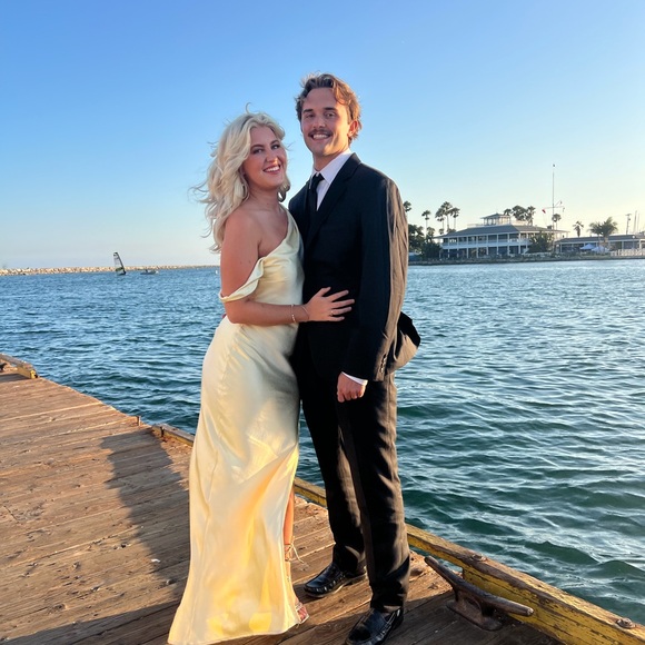 Runaway the Label Gia Asymmetrical Maxi Drew- Lemon - Picture 2 of 6